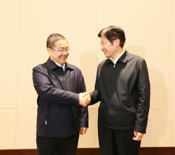 1569823618922847.jpg 10.全國(guó)政協(xié)副主席,全國(guó)工商聯(lián)主席高云龍親切會(huì)見林印孫總裁.jpg